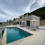 Villa Stone Crafted Luxury Villas Nikiana
