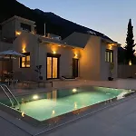 Stone Crafted Luxury Villas * Nikiana